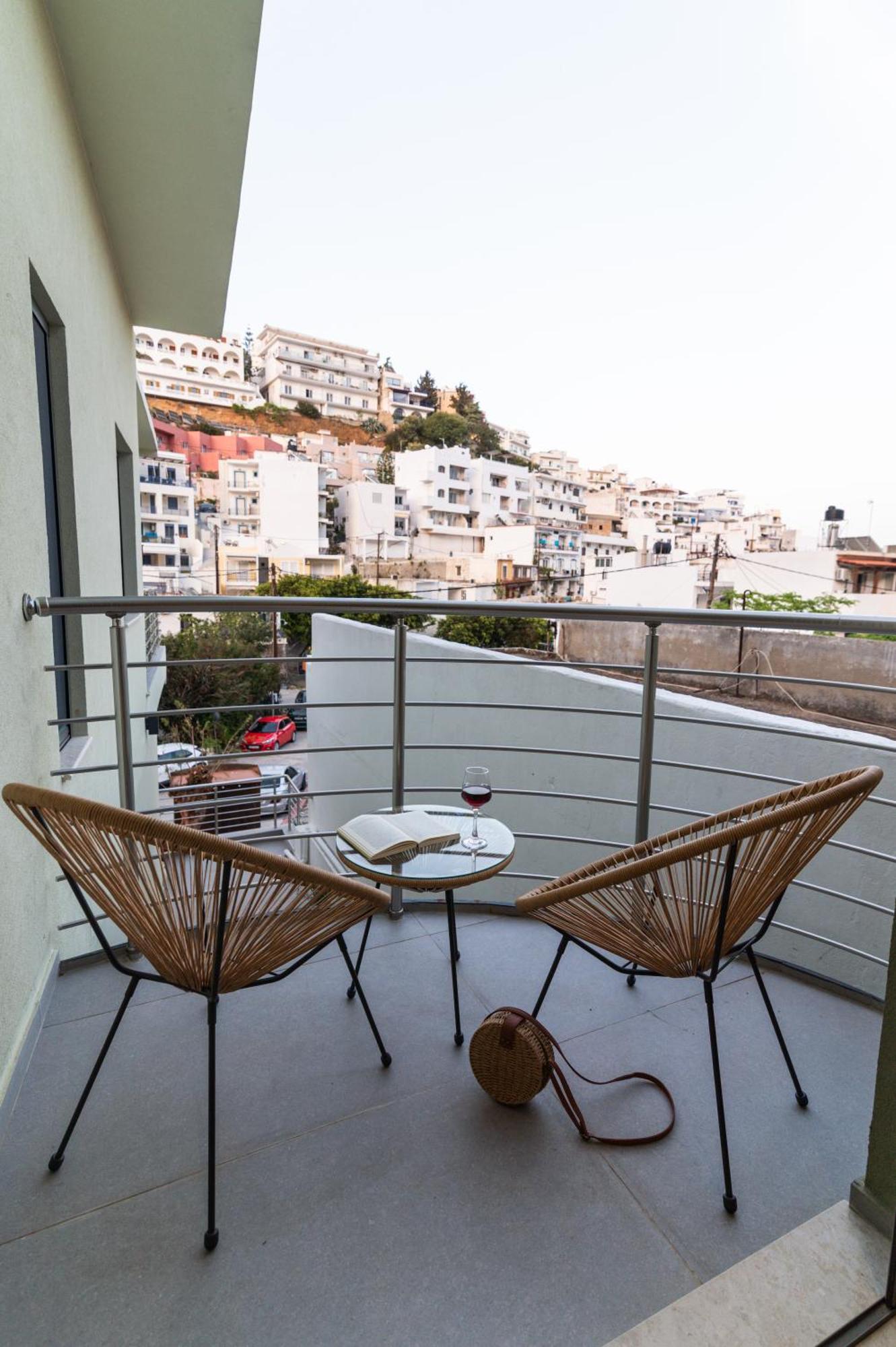 Patric.Ko Aparthotel Agia Galini Exterior foto